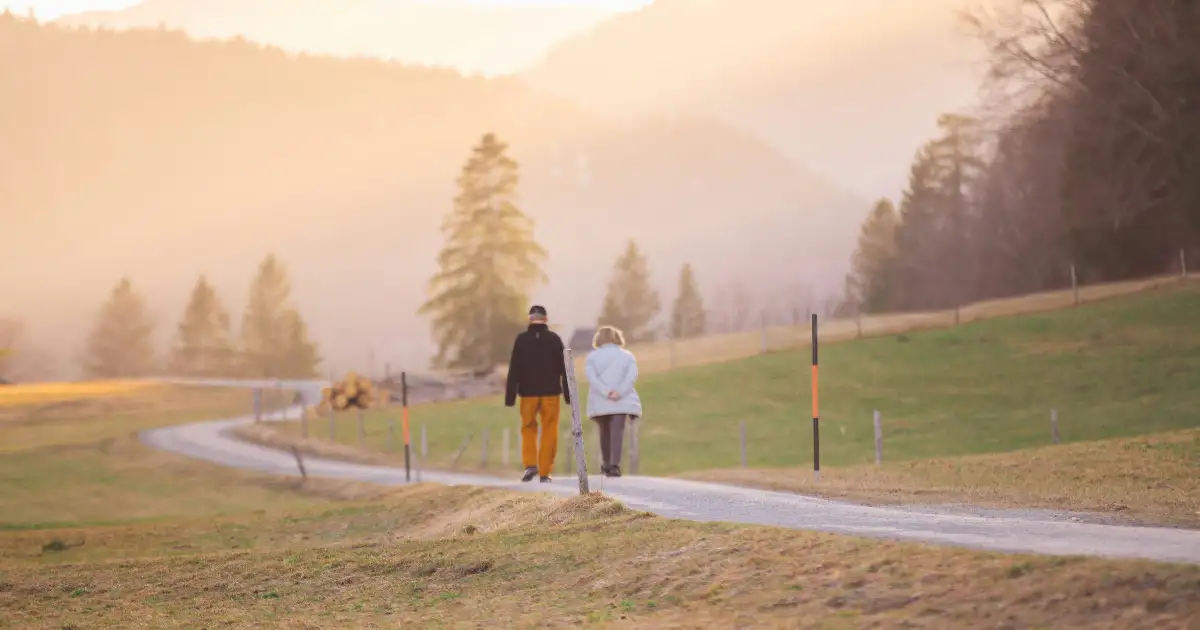 70代ウォーキング歩数の目安は？各年代ごと歩いている歩数の目安